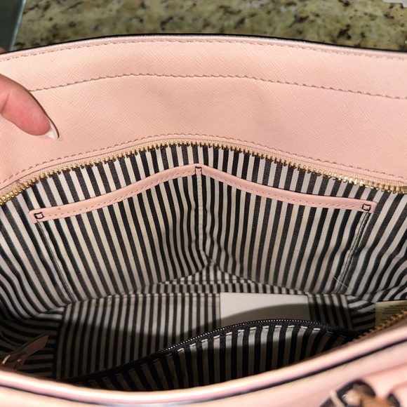 Kate Spade Purse. Lightly used. - Picture 2 of 12